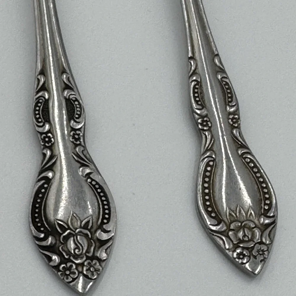 Vintage‎ Pair Of Rogers Oneida Stainless Forks